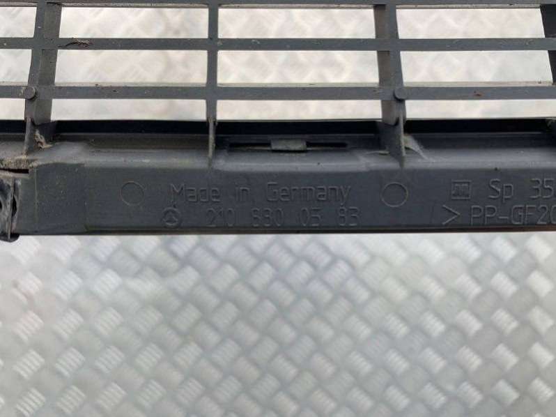 2108800583 Решетка радиатора Mercedes Benz W210 E-Klasse 1997г. | Фото № 7 2108800583 Решетка радиатора Mercedes Benz W210 E-Klasse 1997г. - Фото 7