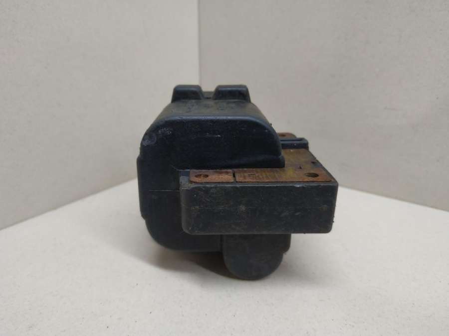 77008509992526111A Катушка зажигания Renault Safrane 1998г. | Фото № 4 77008509992526111A Катушка зажигания Renault Safrane 1998г. - Фото 4