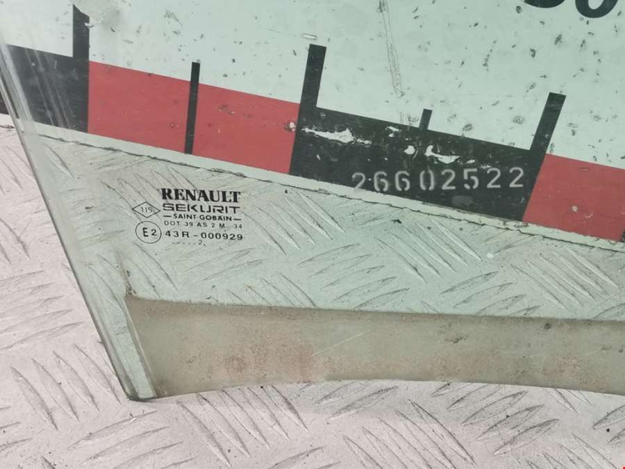 Стекло двери задней правой Renault Laguna 2 (2000-2007) Хетчбэк 5дв. 2002г. | Фото № 2 Стекло двери задней правой Renault Laguna 2 (2000-2007) Хетчбэк 5дв. 2002г. - Фото 2
