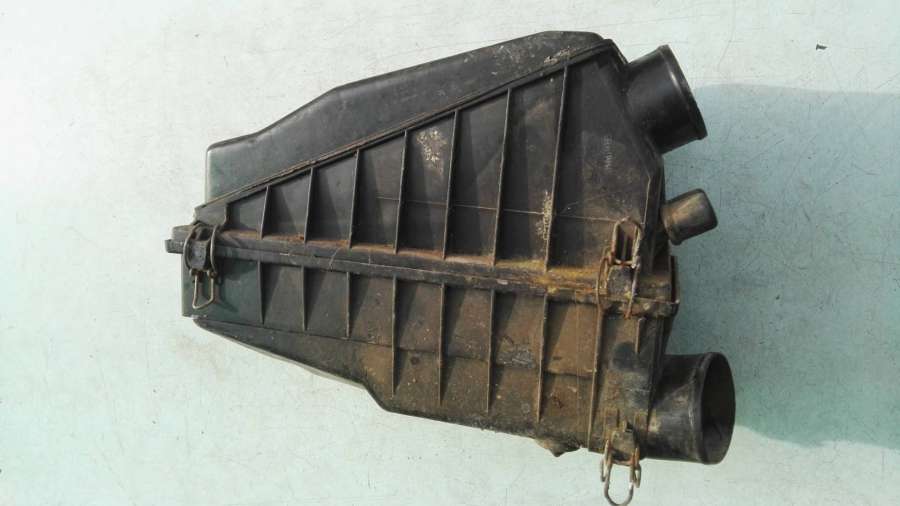 Корпус воздушногo фильтра  Peugeot 405  1991г. | Фото № 1   Корпус воздушногo фильтра  Peugeot 405  1991г. - Фото 1