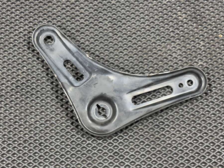 62470L2000 Кронштейн балки левый Kia K5 3 2022г. | Фото № 5 62470L2000 Кронштейн балки левый Kia K5 3 2022г. - Фото 5