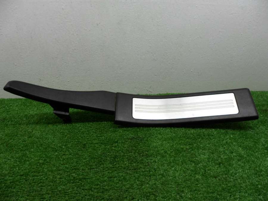 8X23F13244A Накладка на порог Jaguar XF Седан 2013г. | Фото № 1 8X23F13244A Накладка на порог Jaguar XF Седан 2013г. - Фото 1