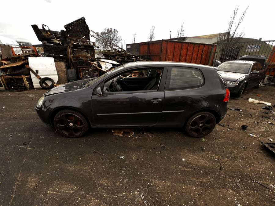 Суппорт передний левый Volkswagen Golf 5 (2003-2008) Хетчбэк 3дв. 2003г. | Фото № 15 Суппорт передний левый Volkswagen Golf 5 (2003-2008) Хетчбэк 3дв. 2003г. - Фото 15