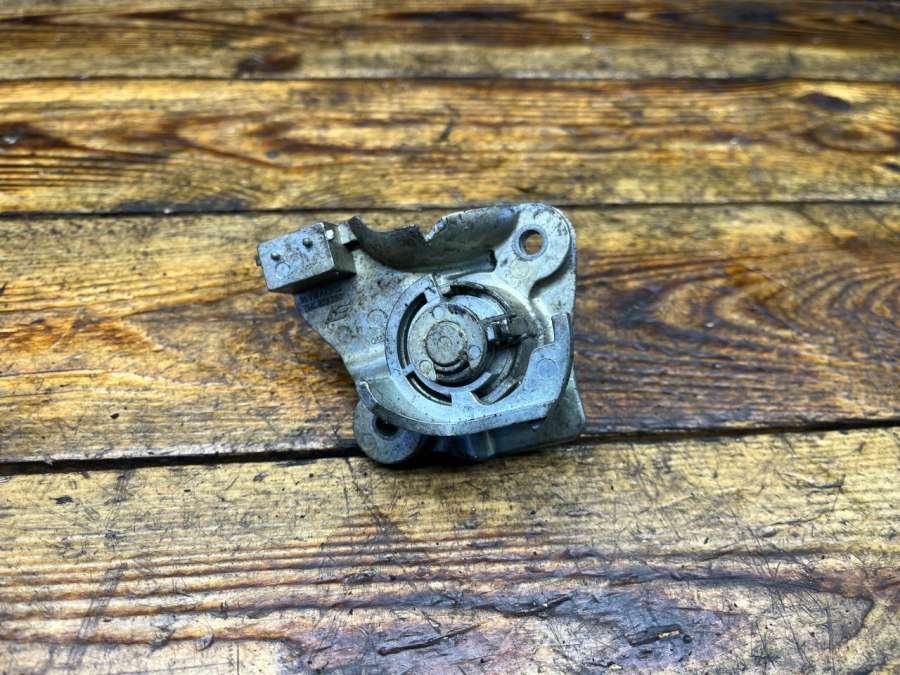 7M0827297 Личинка замка багажника Ford Galaxy 1 restailing 2001г. | Фото № 2 7M0827297 Личинка замка багажника Ford Galaxy 1 restailing 2001г. - Фото 2