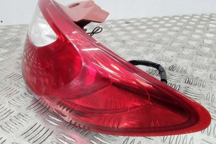 D65151150 Фонарь задний правый  Mazda 2 поколение (007-010) 2007г. | Фото № 4  D65151150 Фонарь задний правый  Mazda 2 поколение (007-010) 2007г. - Фото 4