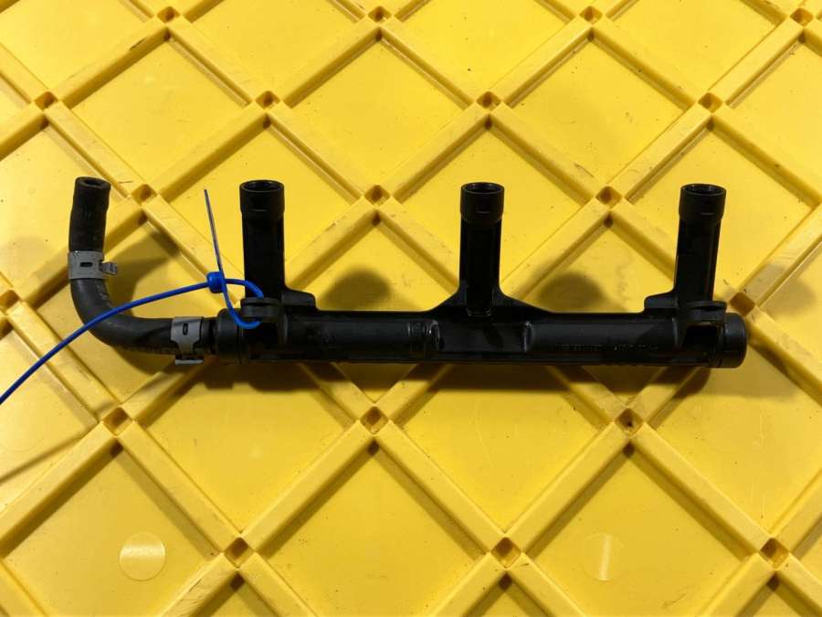 06E133681L Топливная рампа левая  Audi A7 4G 2018г. | Фото № 1  06E133681L Топливная рампа левая  Audi A7 4G 2018г. - Фото 1