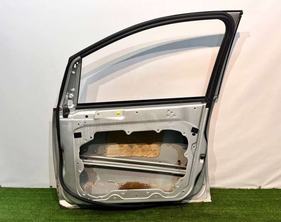 Дверь передняя правая Ford C-max 1 2004г. | Фото № 7 Дверь передняя правая Ford C-max 1 2004г. - Фото 7