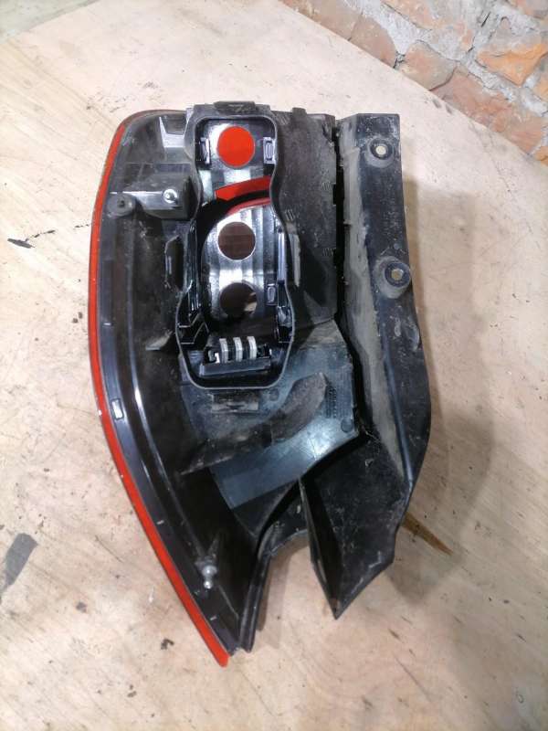 Фонарь задний левый Renault Scenic 2 2008г. | Фото № 3 Фонарь задний левый Renault Scenic 2 2008г. - Фото 3