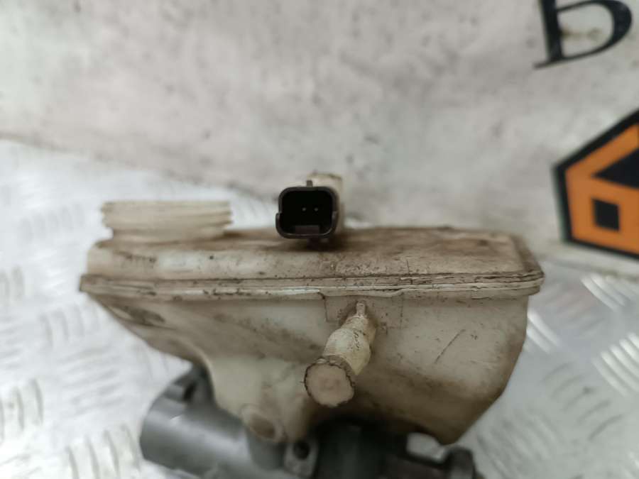 Цилиндр тормозной главный Peugeot 406 2000г. | Фото № 2 Цилиндр тормозной главный Peugeot 406 2000г. - Фото 2