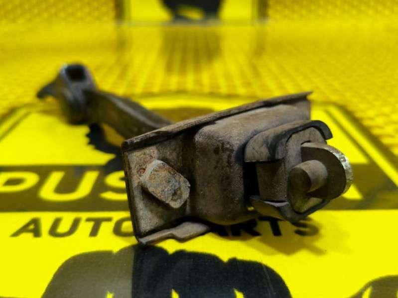 68630AA020 Ограничитель двери Toyota Camry MCV30 2004г. | Фото № 5 68630AA020 Ограничитель двери Toyota Camry MCV30 2004г. - Фото 5