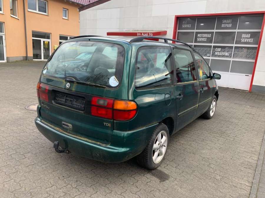 7M0837323VX Ограничитель открывания двери передней Volkswagen Sharan 1 (1995-2010) Минивэн 1998г. | Фото № 6 7M0837323VX Ограничитель открывания двери передней Volkswagen Sharan 1 (1995-2010) Минивэн 1998г. - Фото 6