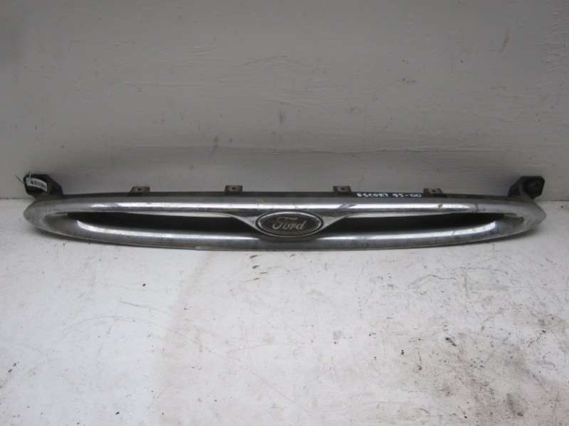 Решетка радиатора Ford Escort 1995г. | Фото № 1 Решетка радиатора Ford Escort 1995г. - Фото 1