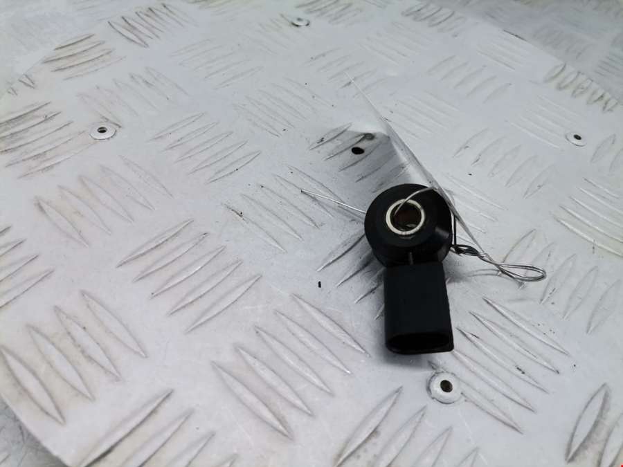 030905377C Датчик детонации Volkswagen Golf 4 (1997-2004) Хетчбэк 3дв. 2001г. | Фото № 2 030905377C Датчик детонации Volkswagen Golf 4 (1997-2004) Хетчбэк 3дв. 2001г. - Фото 2