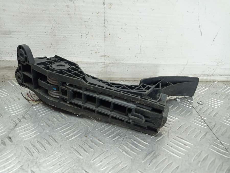 A1643000004 Педаль газа  Mercedes-Benz GL X164 X164.822 2006г. | Фото № 7  A1643000004 Педаль газа  Mercedes-Benz GL X164 X164.822 2006г. - Фото 7