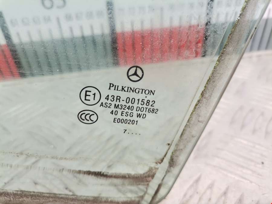 Стекло двери задней левой Mercedes C-Class (W204) (2006-2015) Седан 2007г. | Фото № 2 Стекло двери задней левой Mercedes C-Class (W204) (2006-2015) Седан 2007г. - Фото 2