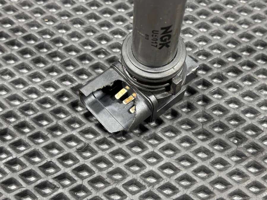 07C905715AL1FA3E Катушка зажигания  Audi A8 D3/4E 2006г. | Фото № 4  07C905715AL1FA3E Катушка зажигания  Audi A8 D3/4E 2006г. - Фото 4