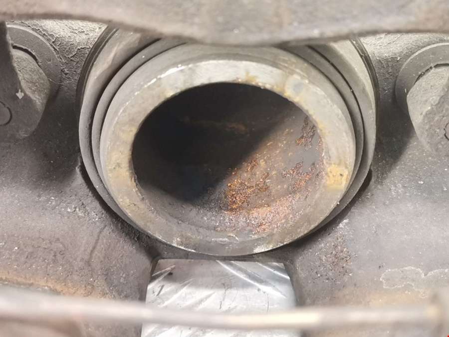 Суппорт передний правый MG ZT (2001-2005) Седан 2005г. | Фото № 7 Суппорт передний правый MG ZT (2001-2005) Седан 2005г. - Фото 7