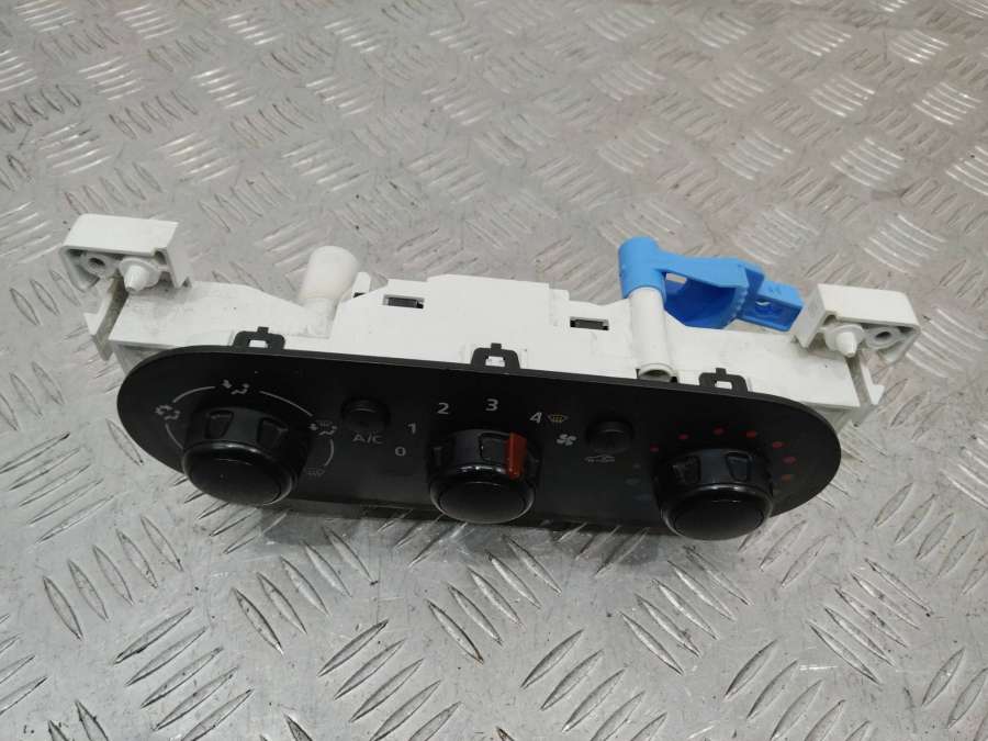 30080060 Блок управления печки/климат-контроля  Opel Vivaro 2015г. | Фото № 2  30080060 Блок управления печки/климат-контроля  Opel Vivaro 2015г. - Фото 2