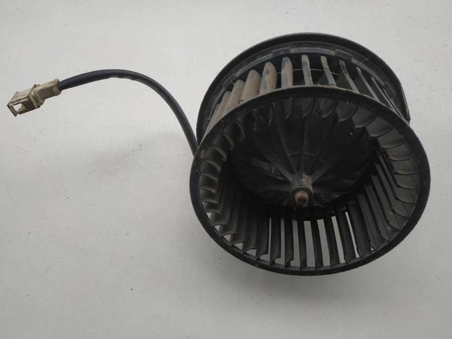 701819021B Моторчик печки Volkswagen Passat B3 1988г. | Фото № 1 701819021B Моторчик печки Volkswagen Passat B3 1988г. - Фото 1