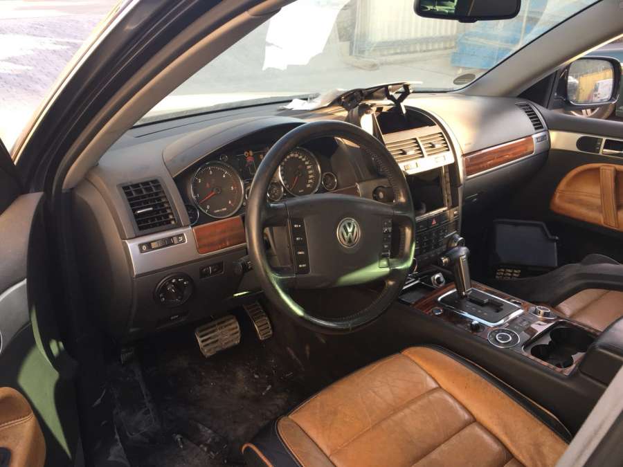 7L0861688A Плафон салонный Volkswagen Touareg 1 (2002-2010) Внедорожник 5дв. 2005г. | Фото № 10 7L0861688A Плафон салонный Volkswagen Touareg 1 (2002-2010) Внедорожник 5дв. 2005г. - Фото 10