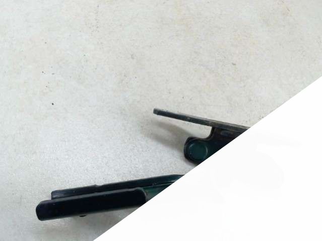 Петля капота,лево,перед Citroen C5 I (2001 - 2004) Универсал 2002г. | Фото № 2 Петля капота,лево,перед Citroen C5 I (2001 - 2004) Универсал 2002г. - Фото 2