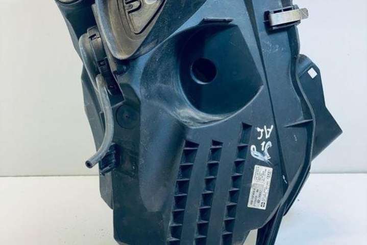 059133835E Корпус воздушного фильтра Audi A6 C6/4F (2004-2008) 2004г. | Фото № 4 059133835E Корпус воздушного фильтра Audi A6 C6/4F (2004-2008) 2004г. - Фото 4