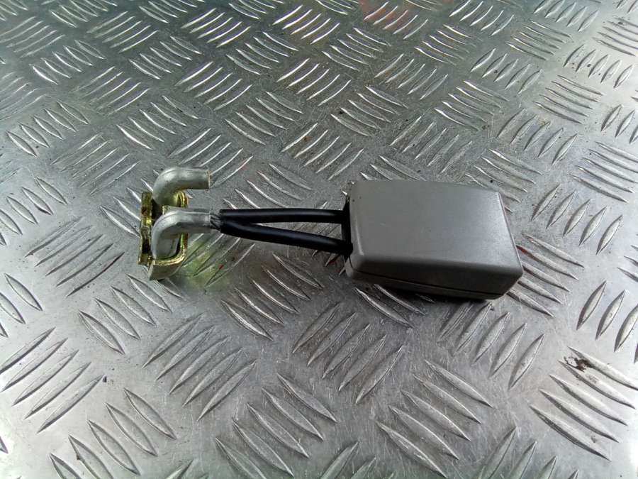 3B0857740D Ответная часть ремня безопасности Volkswagen Passat B5 2003г. | Фото № 1 3B0857740D Ответная часть ремня безопасности Volkswagen Passat B5 2003г. - Фото 1