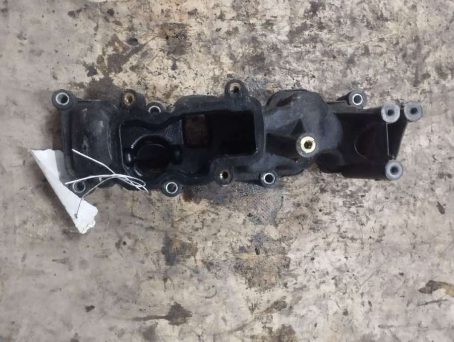 Коллектор впускной Audi A6 C6 (S6,RS6) 2006г. | Фото № 3 Коллектор впускной Audi A6 C6 (S6,RS6) 2006г. - Фото 3