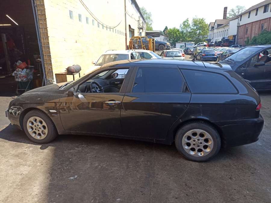 Натяжитель ремня генератора (приводного поликлинового ремня Alfa Romeo 156 (932) (1997-2007) Универсал 2004г. | Фото № 13 Натяжитель ремня генератора (приводного поликлинового ремня Alfa Romeo 156 (932) (1997-2007) Универсал 2004г. - Фото 13