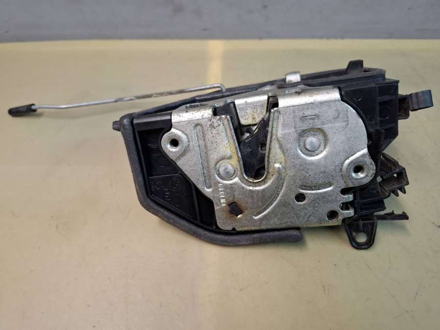 7167073 Замок двери передней левой BMW X5 внедорожник 5 дв. 2008г. | Фото № 1 7167073 Замок двери передней левой BMW X5 внедорожник 5 дв. 2008г. - Фото 1