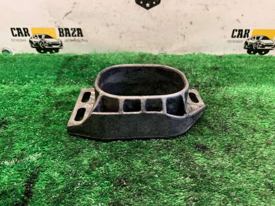 8D0199335  Кронштейн двигателя   Volkswagen Passat B5 1998г. | Фото № 5  8D0199335  Кронштейн двигателя   Volkswagen Passat B5 1998г. - Фото 5