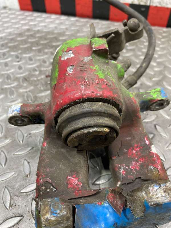 Суппорт задний правый Volkswagen Golf 2006г. | Фото № 3 Суппорт задний правый Volkswagen Golf 2006г. - Фото 3