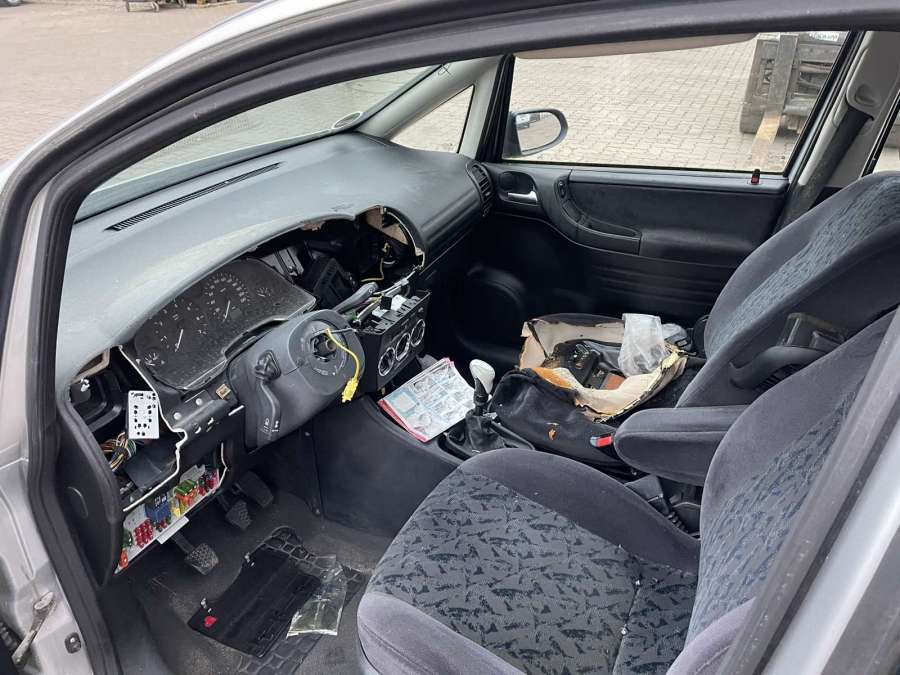 Зеркало боковое левое Opel Zafira A (1999-2006) Минивэн 1999г. | Фото № 7 Зеркало боковое левое Opel Zafira A (1999-2006) Минивэн 1999г. - Фото 7