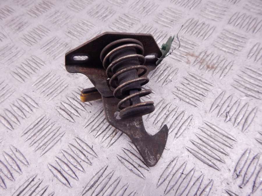 51 23 7 073 916 7073916 Крюк капота BMW 3-series (E90/91/92) 2005г. | Фото № 2 51 23 7 073 916 7073916 Крюк капота BMW 3-series (E90/91/92) 2005г. - Фото 2