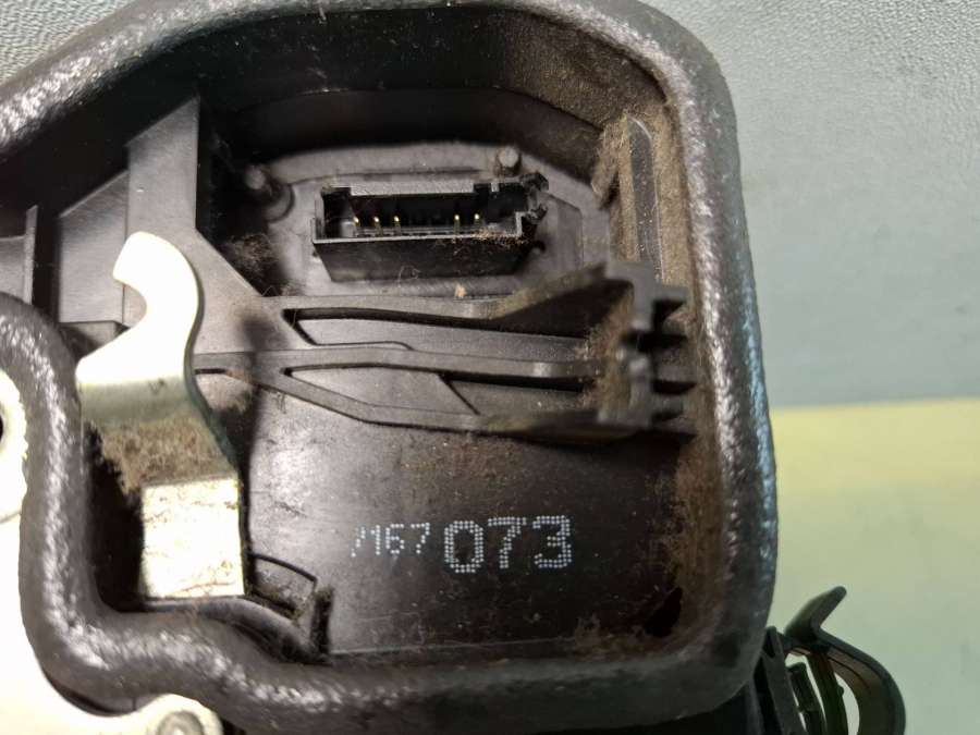 7167073 Замок двери передней левой BMW X5 внедорожник 5 дв. 2008г. | Фото № 3 7167073 Замок двери передней левой BMW X5 внедорожник 5 дв. 2008г. - Фото 3