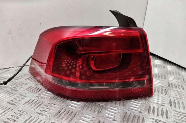 3AE945095F Фонарь задний левый  Volkswagen Passat B6 (2005-2010) 2005г. | Фото № 1  3AE945095F Фонарь задний левый  Volkswagen Passat B6 (2005-2010) 2005г. - Фото 1