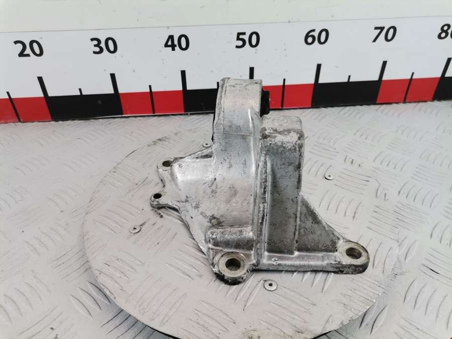 Кронштейн полуоси Citroen Xantia (1992-2002) Хетчбэк 5дв. 1995г. | Фото № 2 Кронштейн полуоси Citroen Xantia (1992-2002) Хетчбэк 5дв. 1995г. - Фото 2