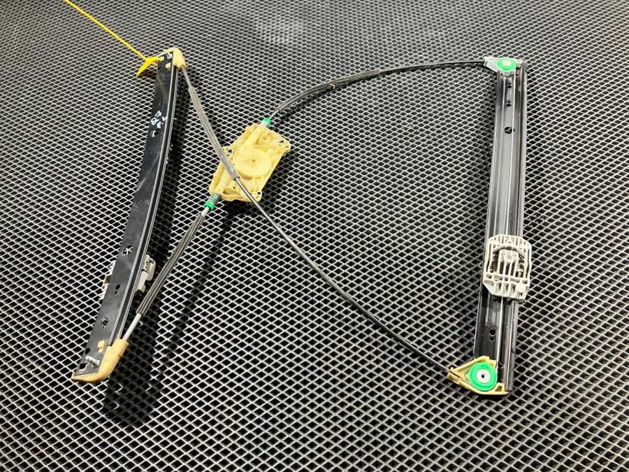 4L0837461A4L0837461E Стеклоподъемник передний левый  Audi Q7 4L 2006г. | Фото № 2  4L0837461A4L0837461E Стеклоподъемник передний левый  Audi Q7 4L 2006г. - Фото 2