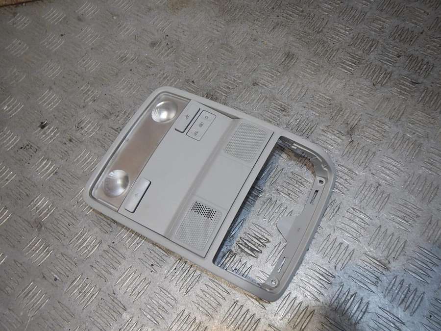 1K0947105 Плафон салонный Volkswagen Jetta 0000г. | Фото № 2 1K0947105 Плафон салонный Volkswagen Jetta 0000г. - Фото 2