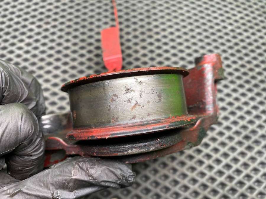 C2D21154DX238A610AA Кронштейн натяжного ролика  Jaguar XF X250 2011г. | Фото № 5  C2D21154DX238A610AA Кронштейн натяжного ролика  Jaguar XF X250 2011г. - Фото 5