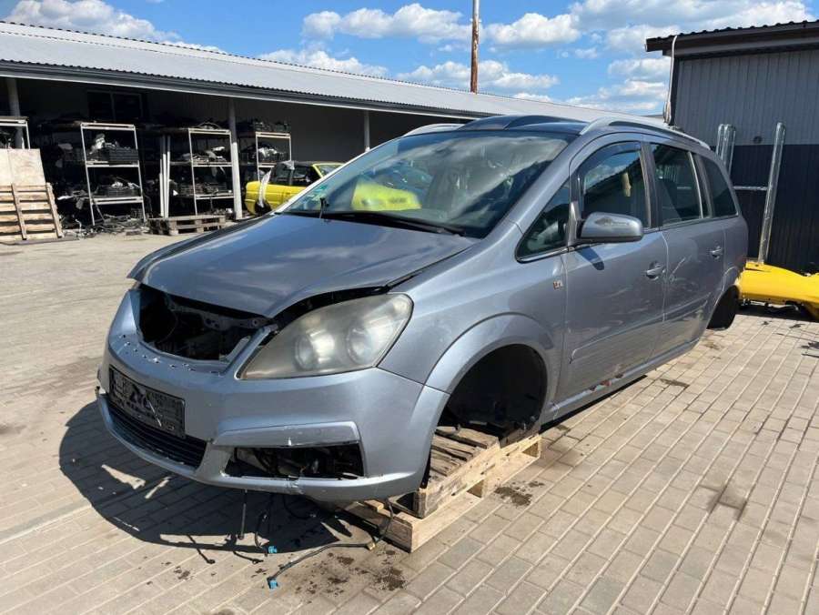 13170001 Пластик салазок сиденья Opel Zafira B 2006г. | Фото № 8 13170001 Пластик салазок сиденья Opel Zafira B 2006г. - Фото 8