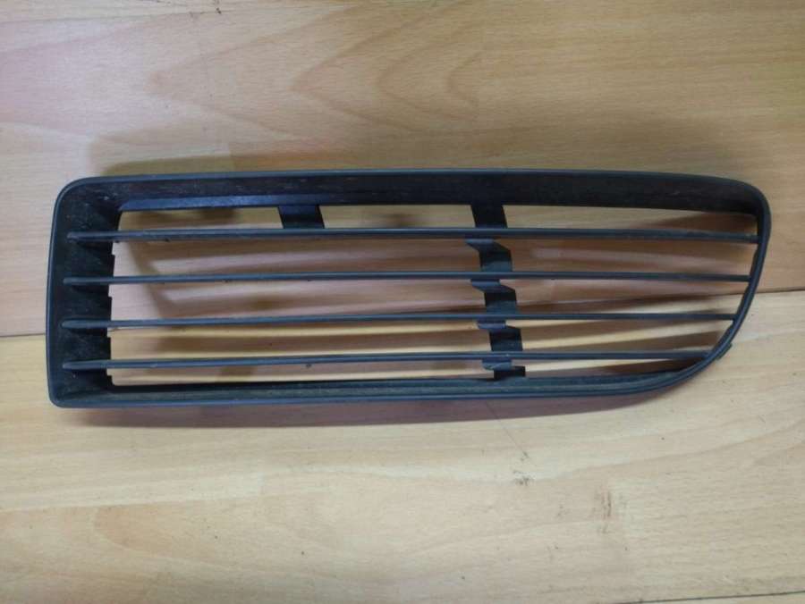 7M7853683 Заглушка (решетка) в бампер Seat Alhambra 1 restailing 2005г. | Фото № 1 7M7853683 Заглушка (решетка) в бампер Seat Alhambra 1 restailing 2005г. - Фото 1