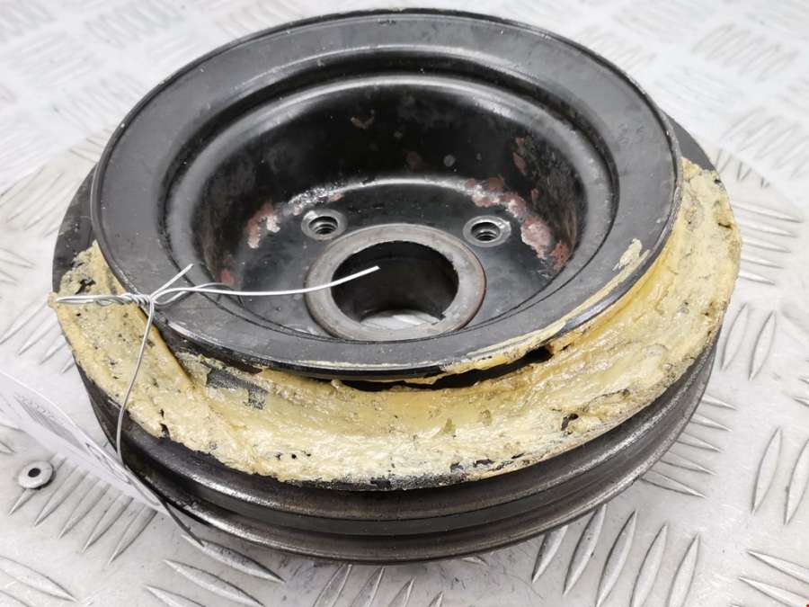 Шкив коленвала Hyundai Galloper 2 (1997-2003) Внедорожник 5дв. 2000г. | Фото № 1 Шкив коленвала Hyundai Galloper 2 (1997-2003) Внедорожник 5дв. 2000г. - Фото 1