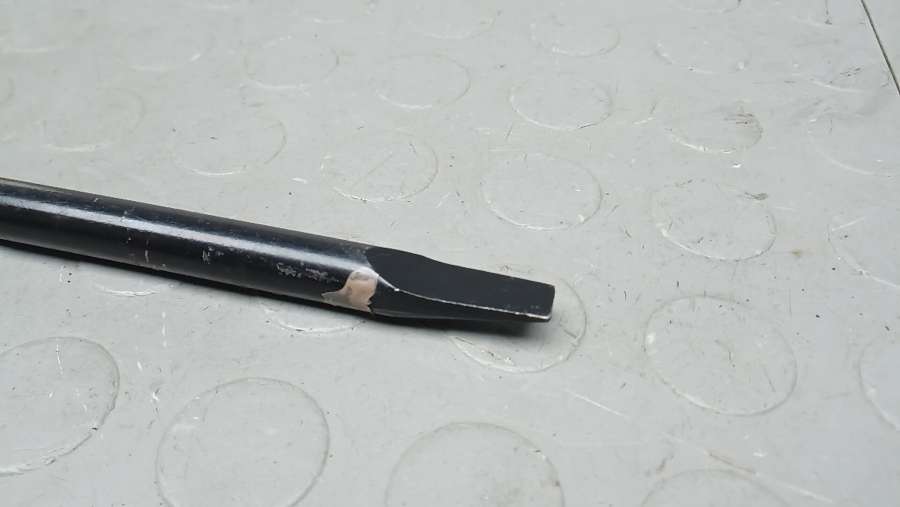 Ключ колесный  KIA SORENTO 1 0000г. | Фото № 9   Ключ колесный  KIA SORENTO 1 0000г. - Фото 9