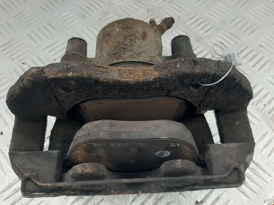 Суппорт передний правый Ford Focus 2 (2004-2011) Универсал 2005г. | Фото № 3 Суппорт передний правый Ford Focus 2 (2004-2011) Универсал 2005г. - Фото 3