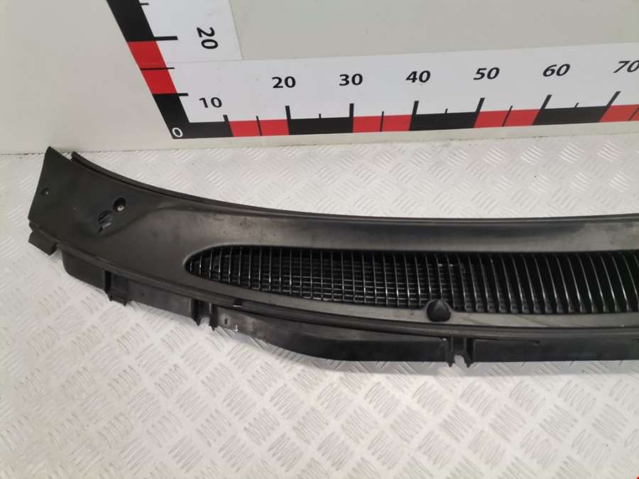 04716284 Дождевик (жабо) Chrysler Voyager 3 (1995-2001) Минивэн 1999г. | Фото № 2 04716284 Дождевик (жабо) Chrysler Voyager 3 (1995-2001) Минивэн 1999г. - Фото 2