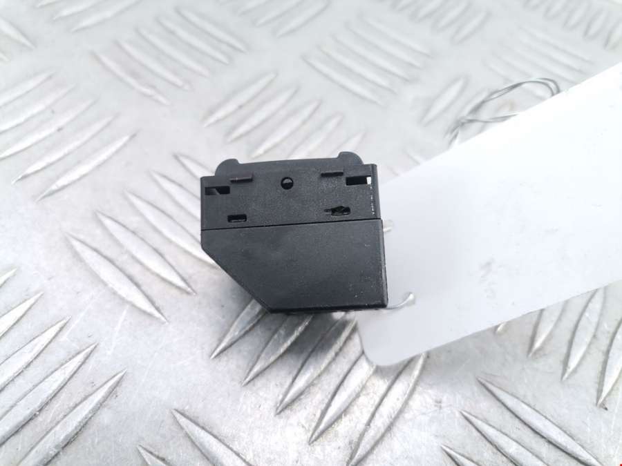 1J0959855 Кнопка стеклоподъемника Volkswagen Passat 5 (1996-2000) Седан 1998г. | Фото № 2 1J0959855 Кнопка стеклоподъемника Volkswagen Passat 5 (1996-2000) Седан 1998г. - Фото 2