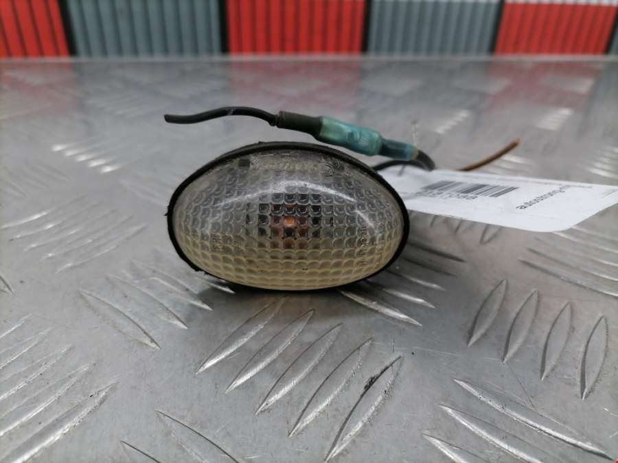 Повторитель указателя поворота правый Chrysler PT Cruiser (2000-2010) Хетчбэк 5дв. 2003г. | Фото № 1 Повторитель указателя поворота правый Chrysler PT Cruiser (2000-2010) Хетчбэк 5дв. 2003г. - Фото 1