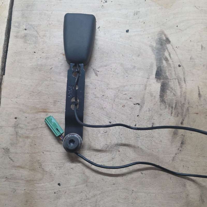 Замок ремня безопасности Volvo XC60 1 2011г. | Фото № 1 Замок ремня безопасности Volvo XC60 1 2011г. - Фото 1