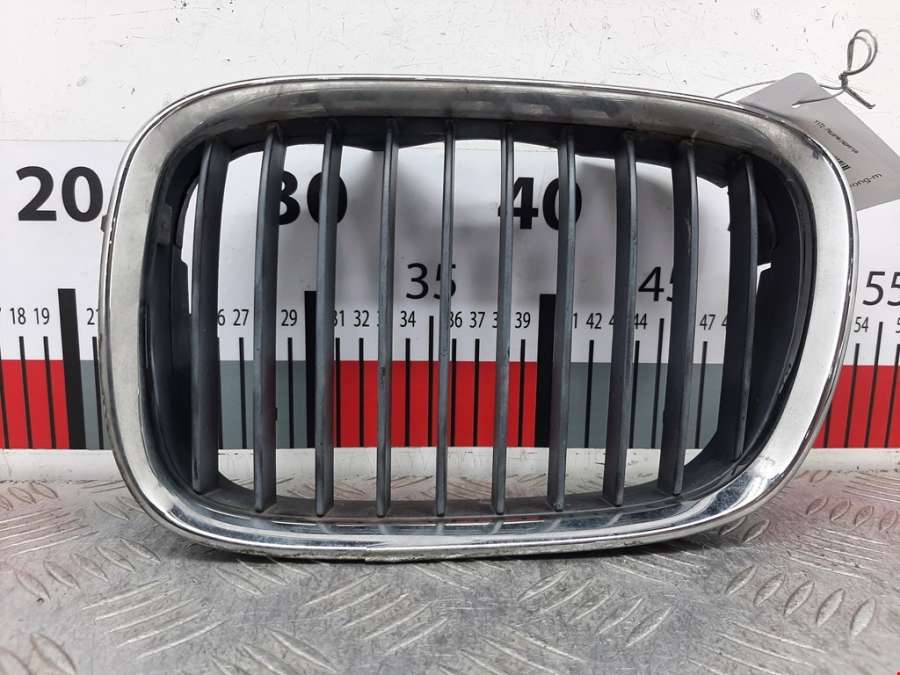 8159311 Решетка радиатора  BMW 5-Series (E39) (1995-2004) Седан 1999г. | Фото № 1  8159311 Решетка радиатора  BMW 5-Series (E39) (1995-2004) Седан 1999г. - Фото 1
